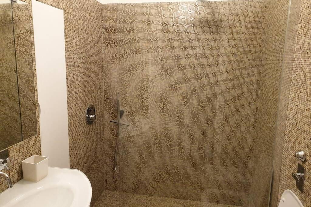 Your Lovely Home, Porta Venezia-1 Queen Bed, 3 Single Beds, 1 Sofa Bed- Μιλάνο Εξωτερικό φωτογραφία
